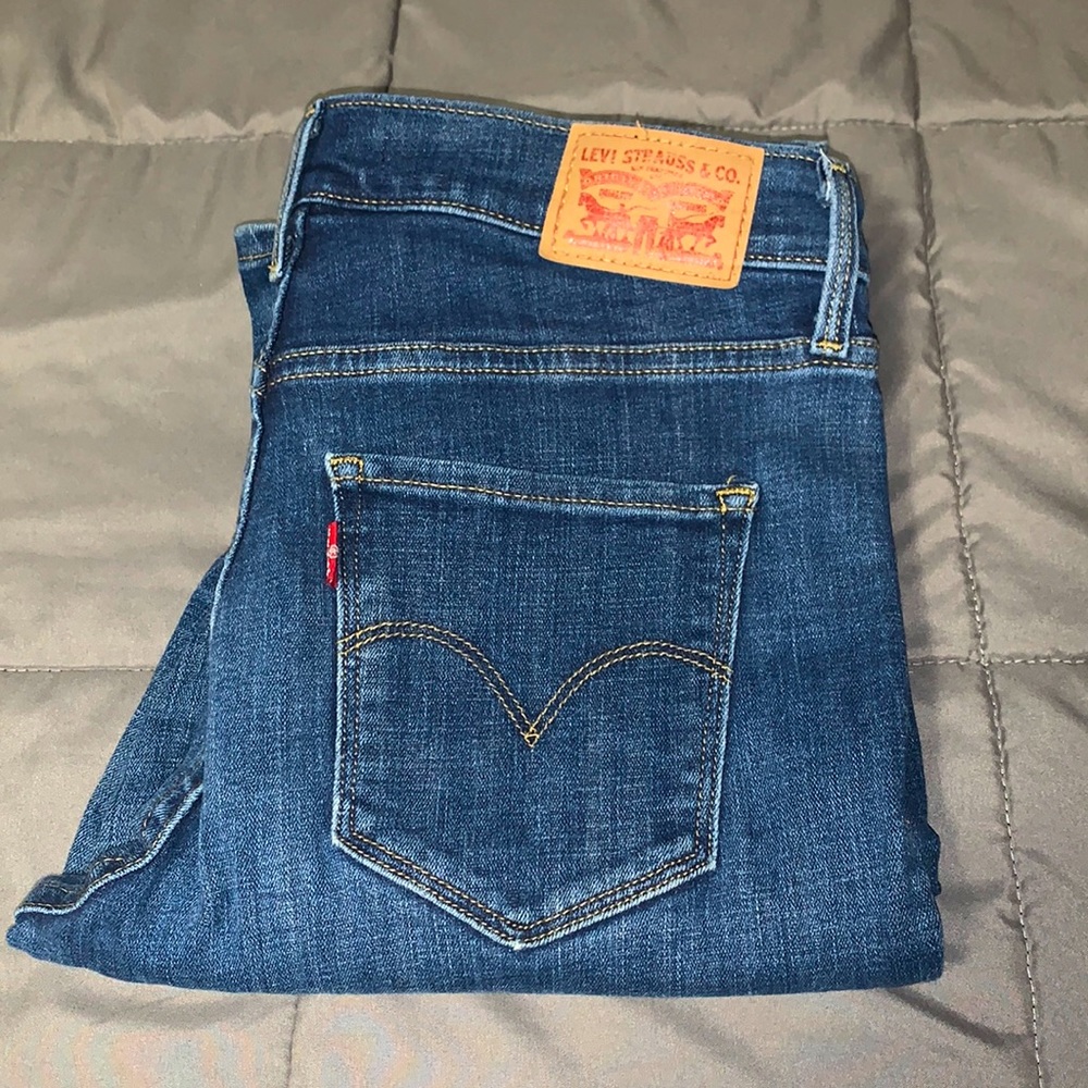 Levi’s 315 Shaping Bootcut Size 28x34